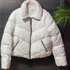 White Fashion Nova Cropped puffer jacket, Medium size